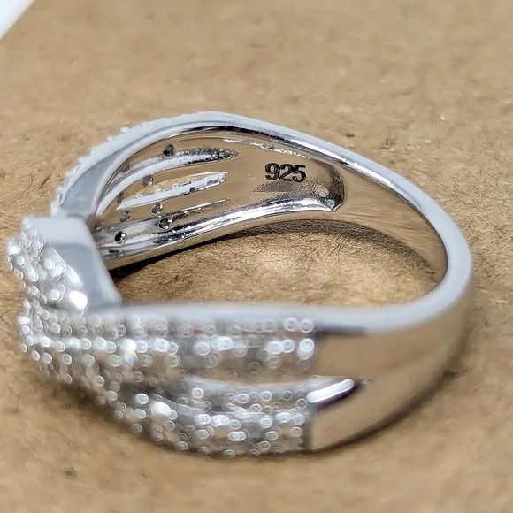 Sterling Silver 925 Twist Ring Band With Diamond Chips Size 5 - Picture 4 of 7